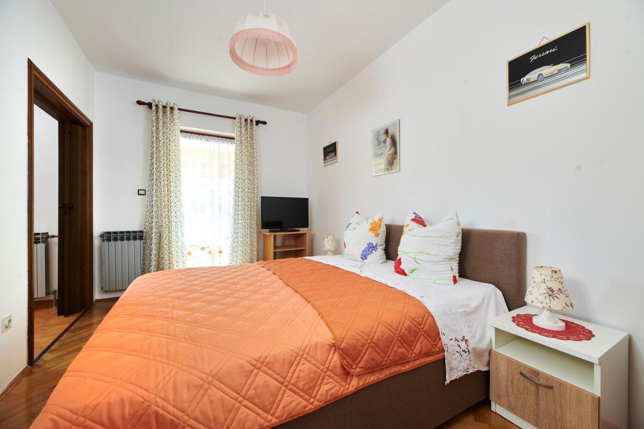 Haus Ana Apartment Porec Exterior photo