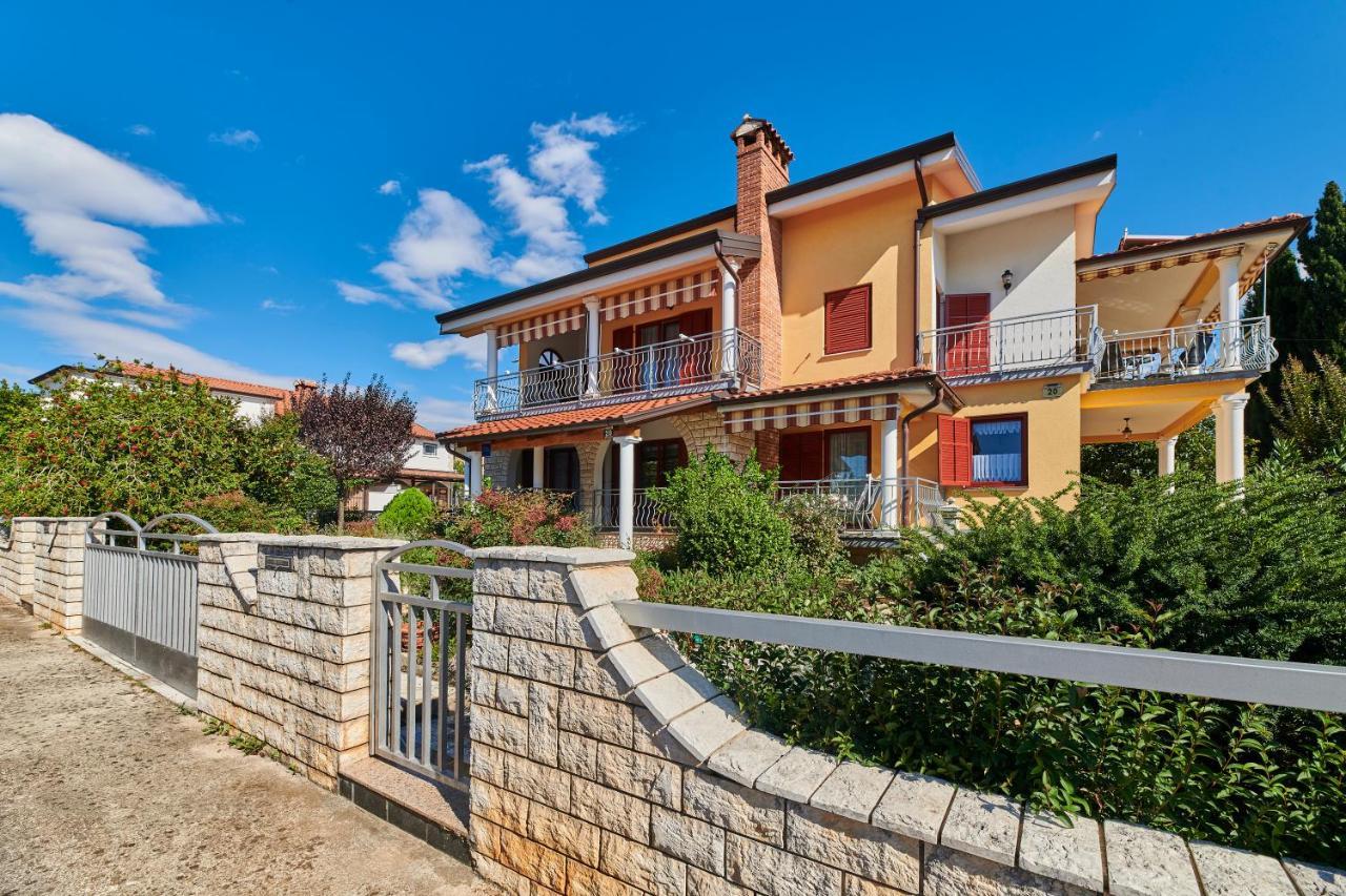 Haus Ana Apartment Porec Exterior photo